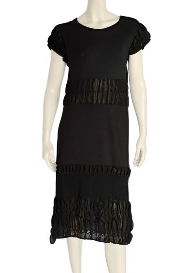 Midi black dress with puffed sleeves