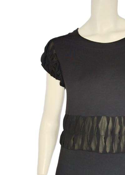 Midi black dress with puffed sleeves