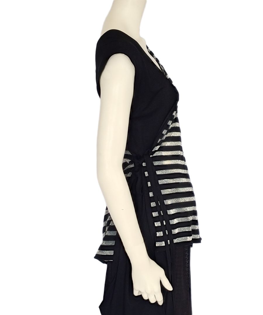 Out of stock/Two side stripes blouse — front view