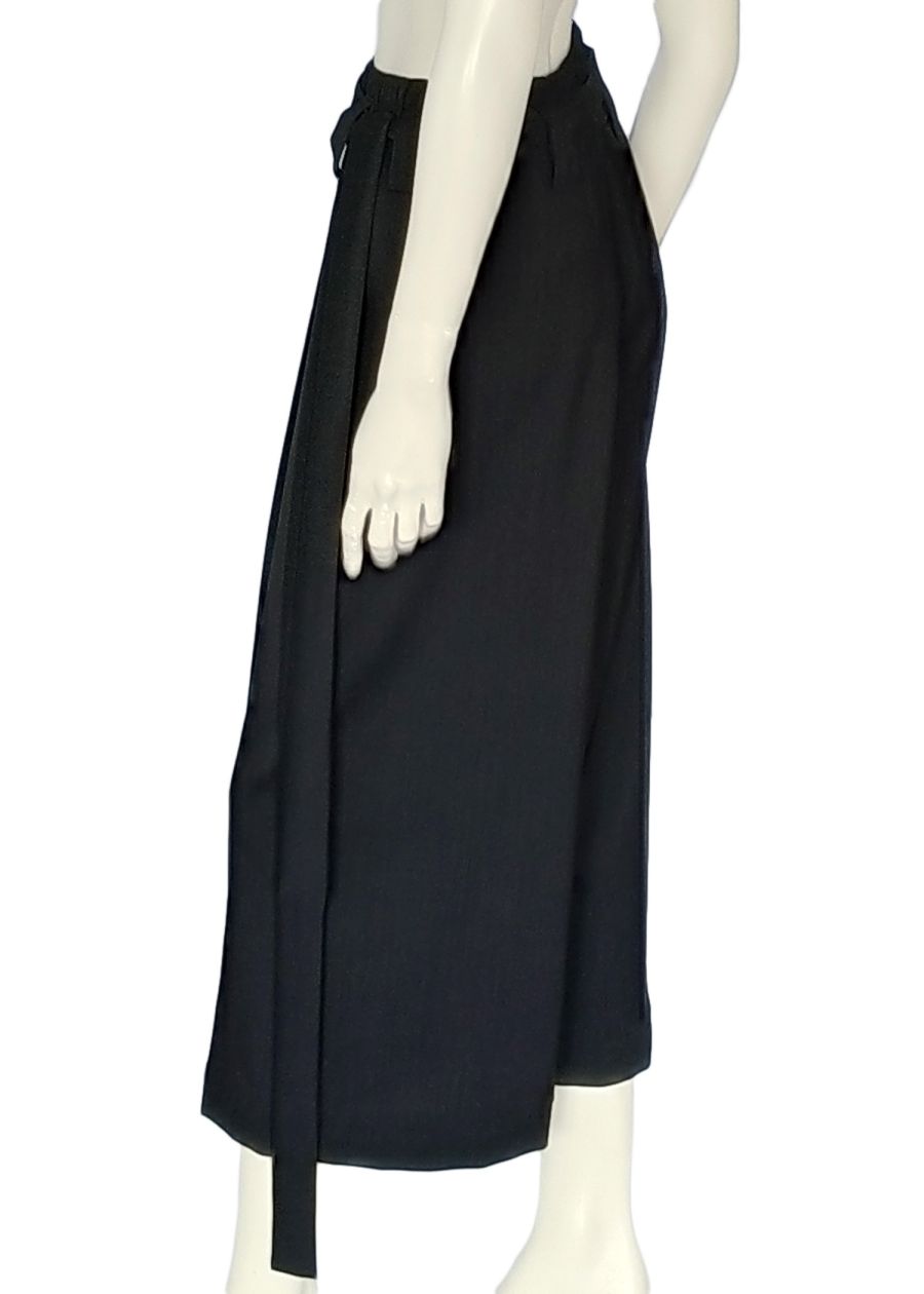 Wide leg ankle trousers — front view