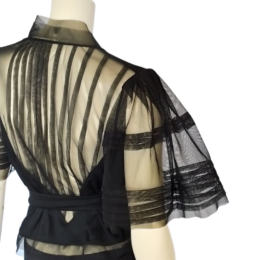 Out of stock/ Wrapped black top with wide sleeves — front view